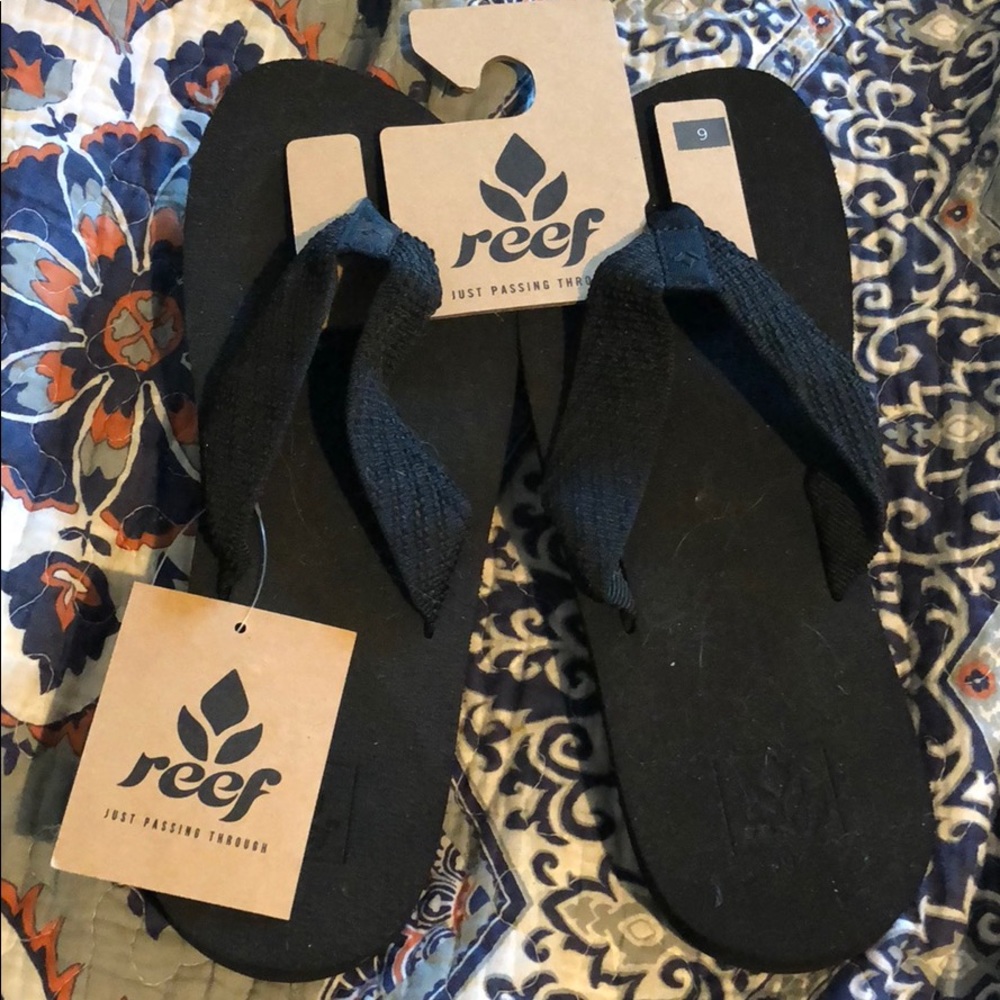 Reef flip flop sandals - brand new